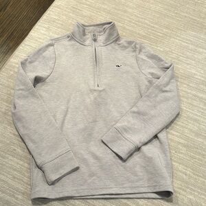 Boys vineyard vines sweater. Excellent condition. Size small (8-10)